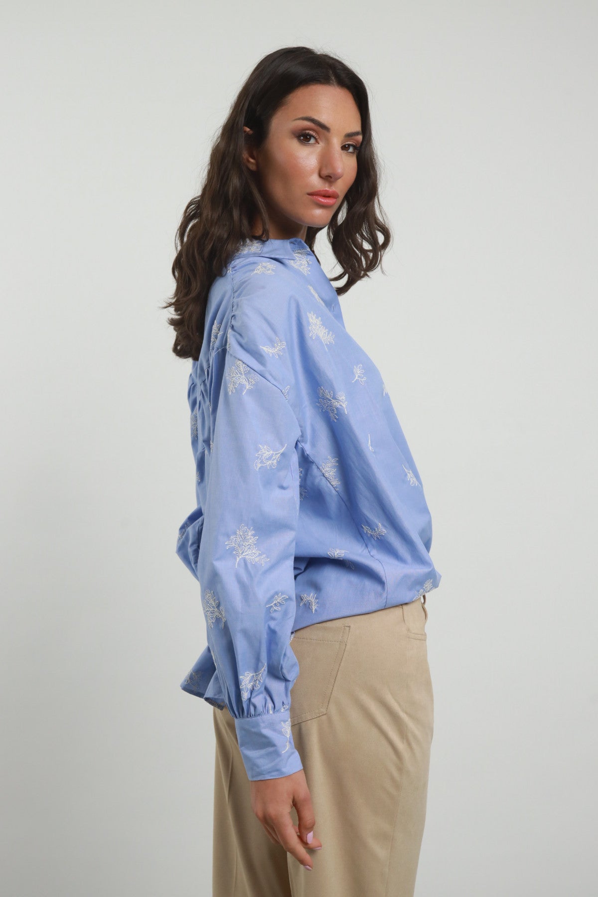 Camicia ricamo