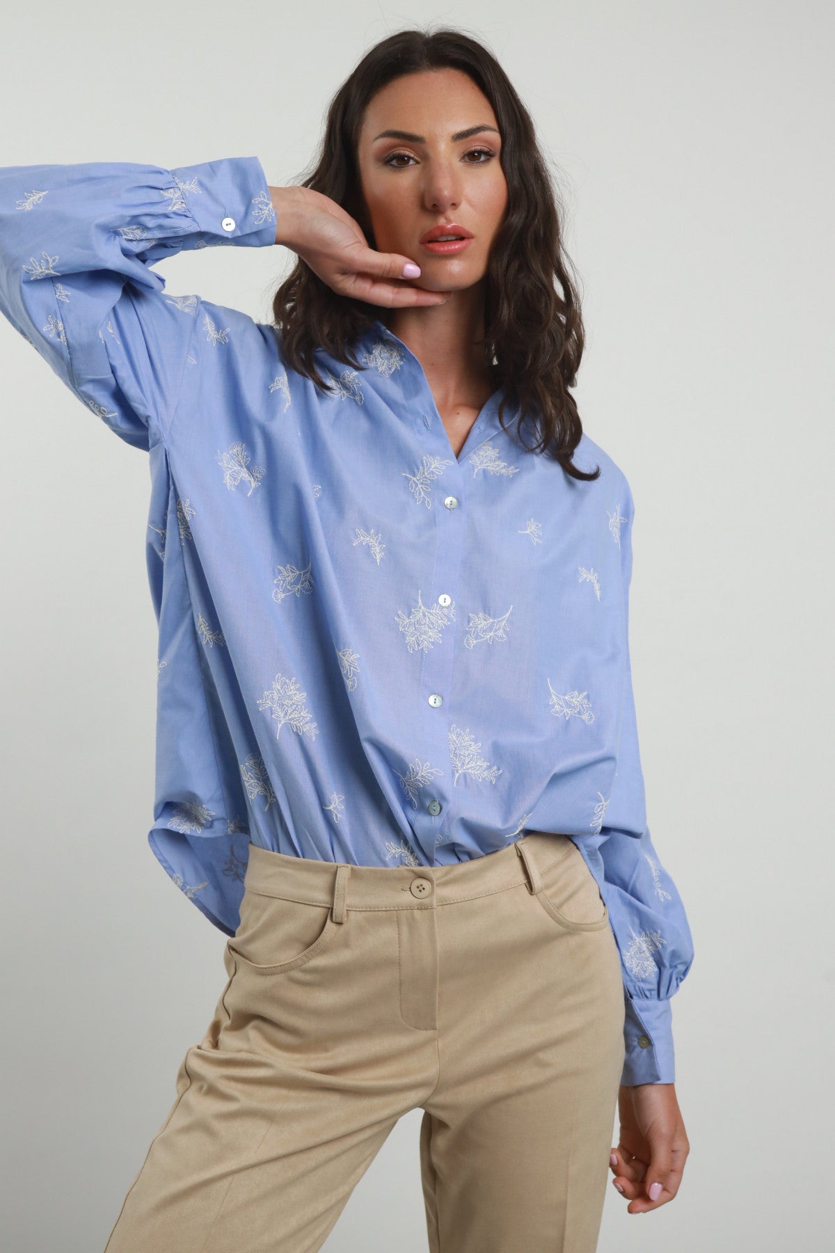 Camicia ricamo