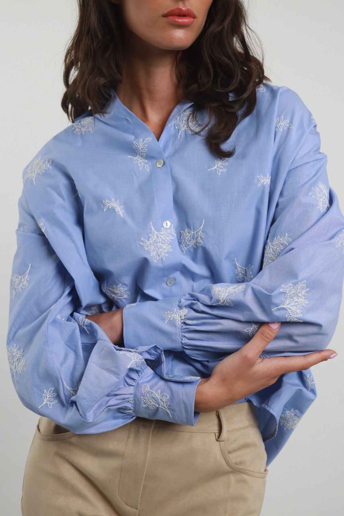 Camicia ricamo